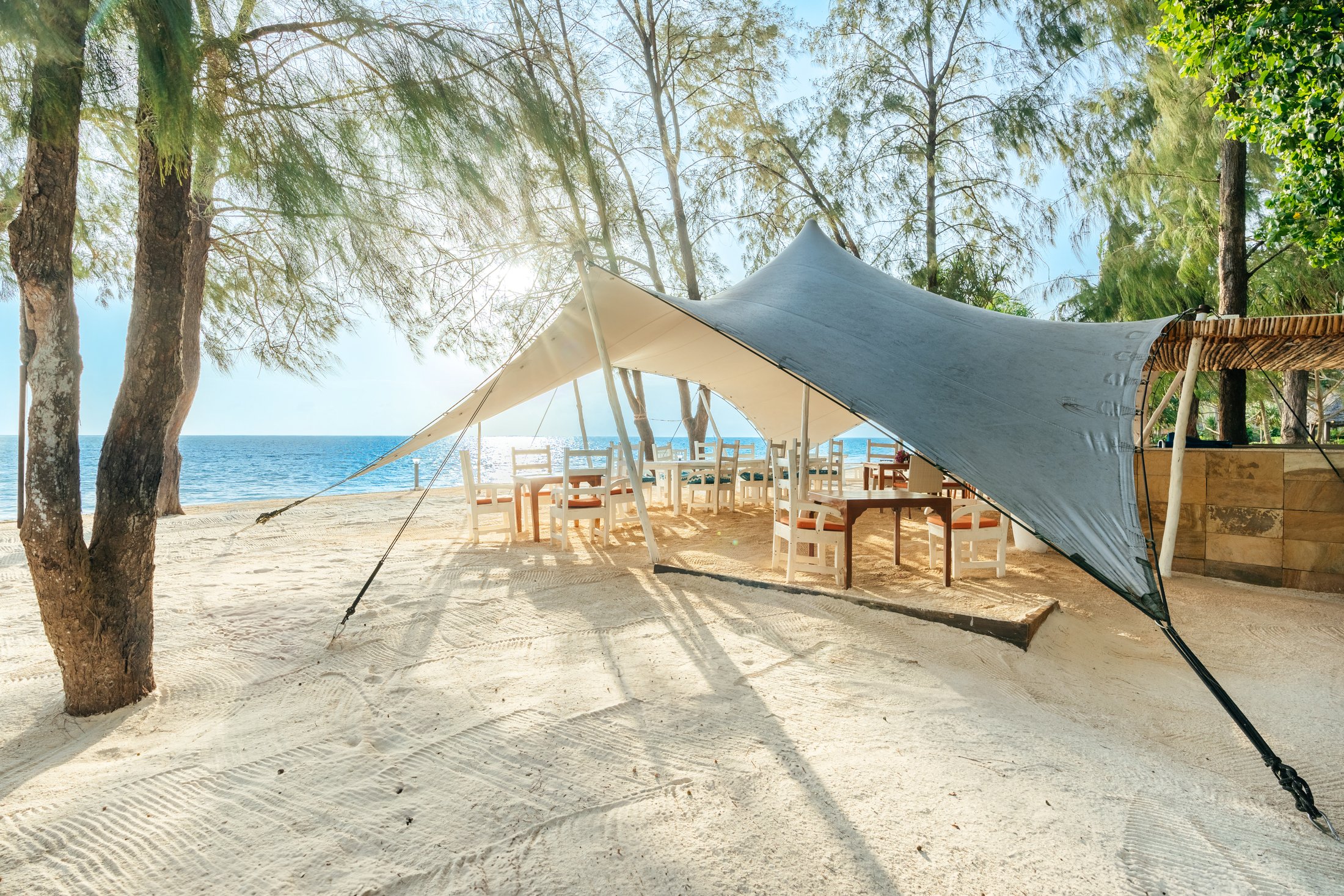 Hammock in the shade by the sea — time to unwind at the Oasis Spa